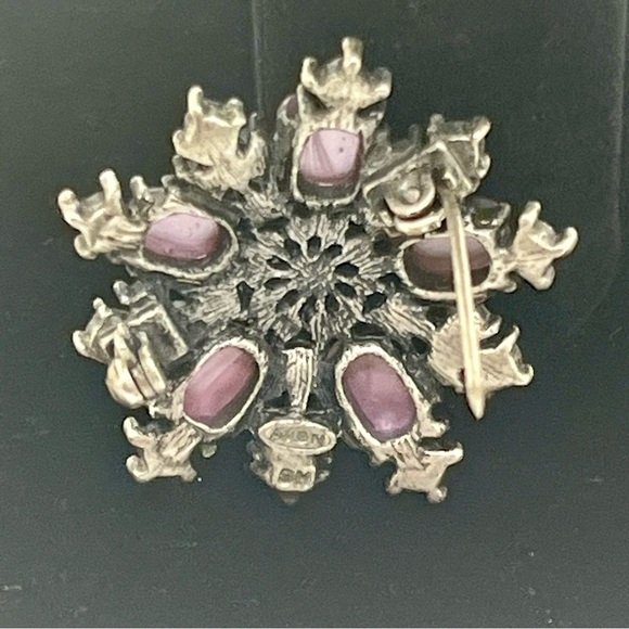 Avon snowflake brooch with aurora borealis rhinestones. - Picture 7 of 8